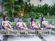 040-filipino-women