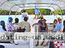 cartagena-women-boat-1104-12